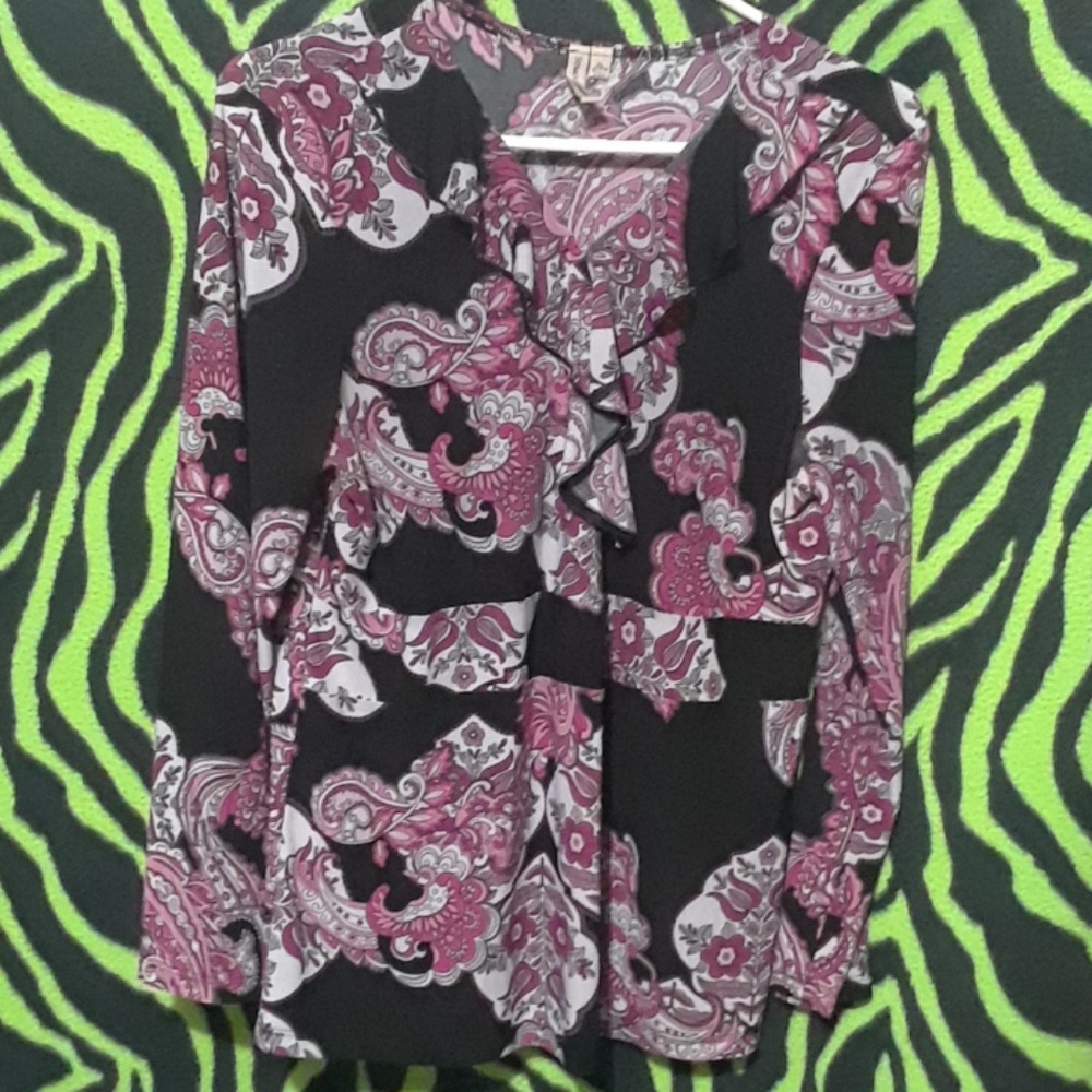 Susan  Lawrence, blouse